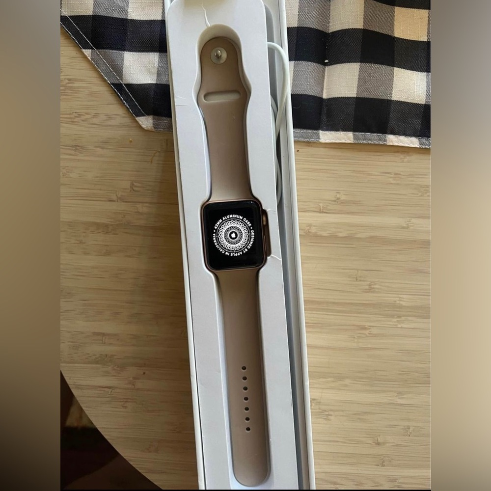 APPLE WATCH SERIES 3 ROSE GOLD 42MM